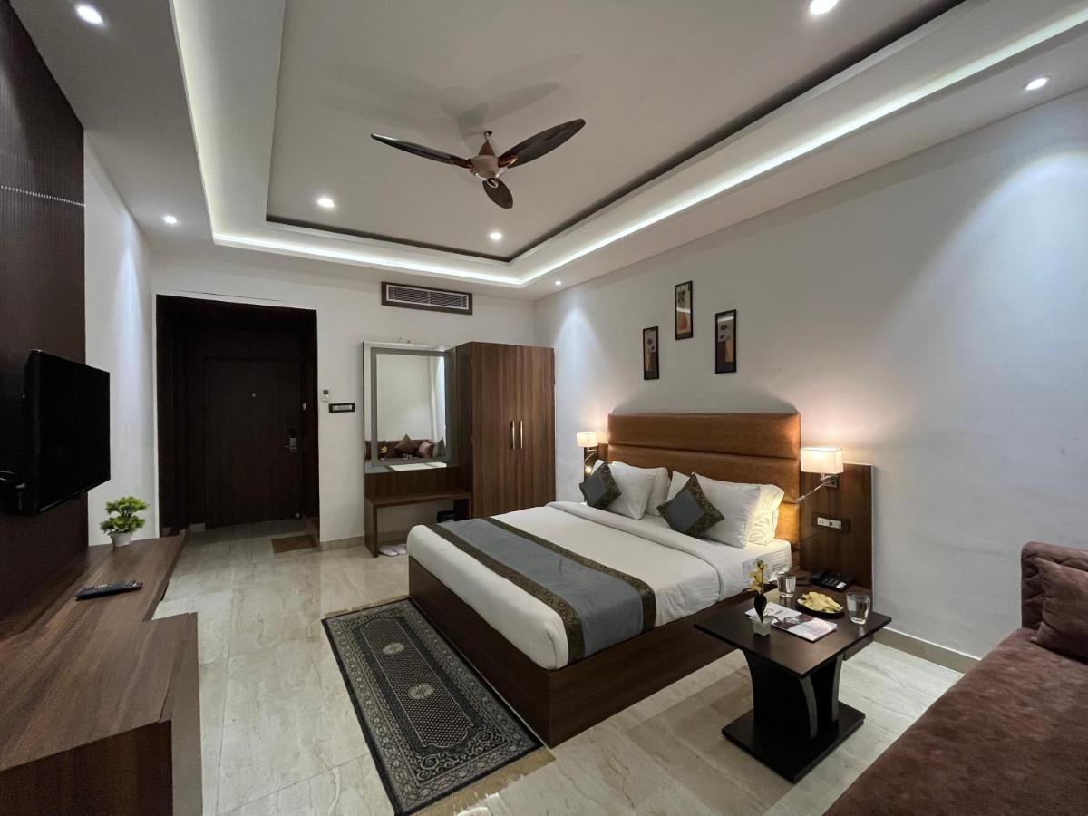 Hotel Kalawati Palace Варанаси Экстерьер фото