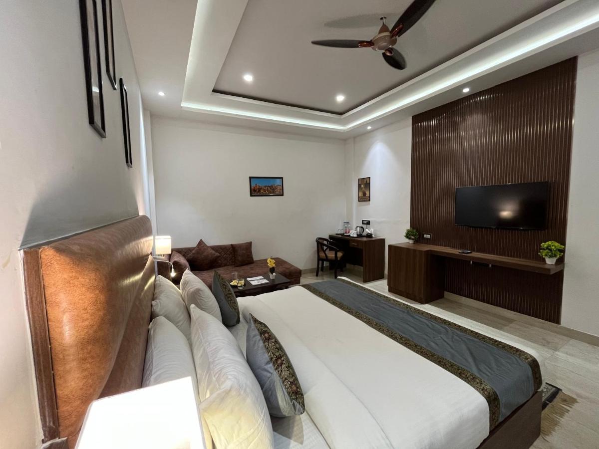 Hotel Kalawati Palace Варанаси Экстерьер фото