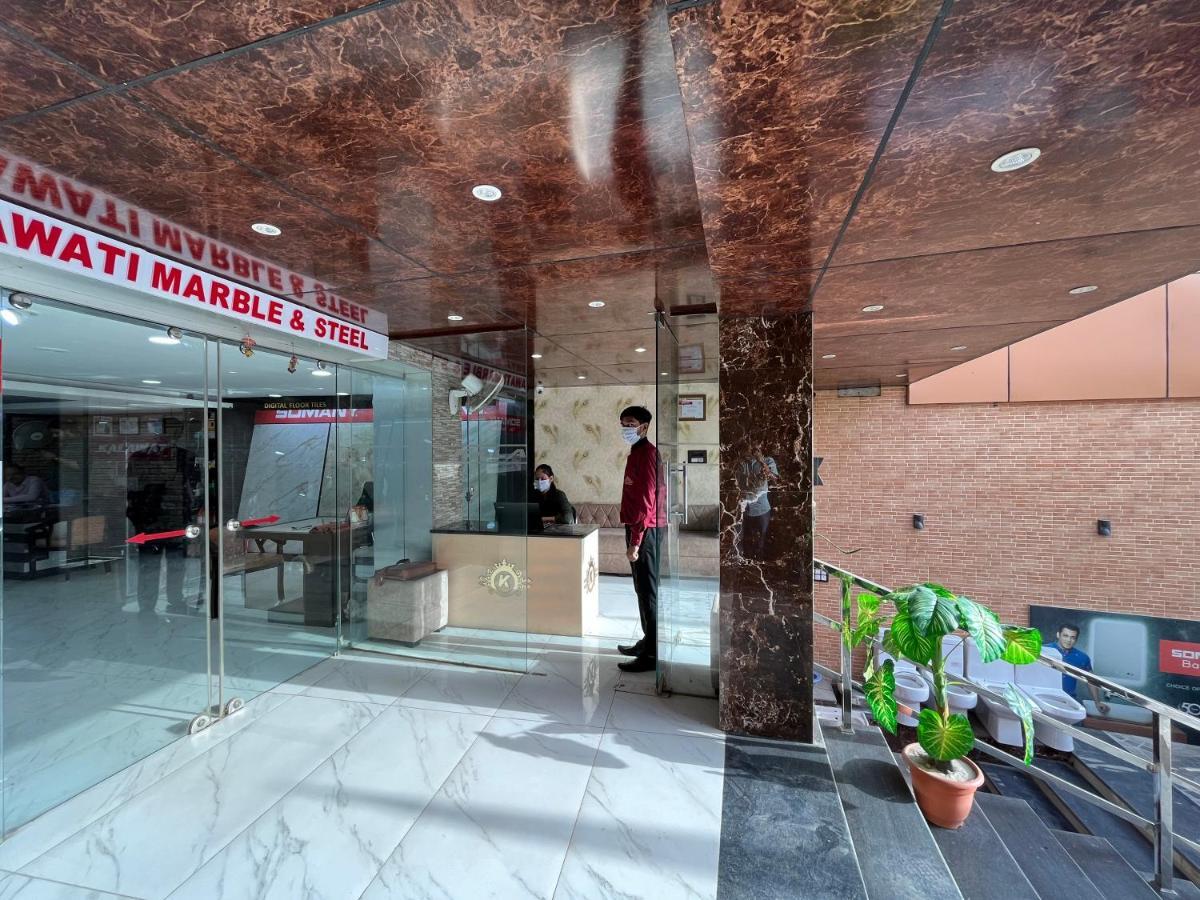 Hotel Kalawati Palace Варанаси Экстерьер фото